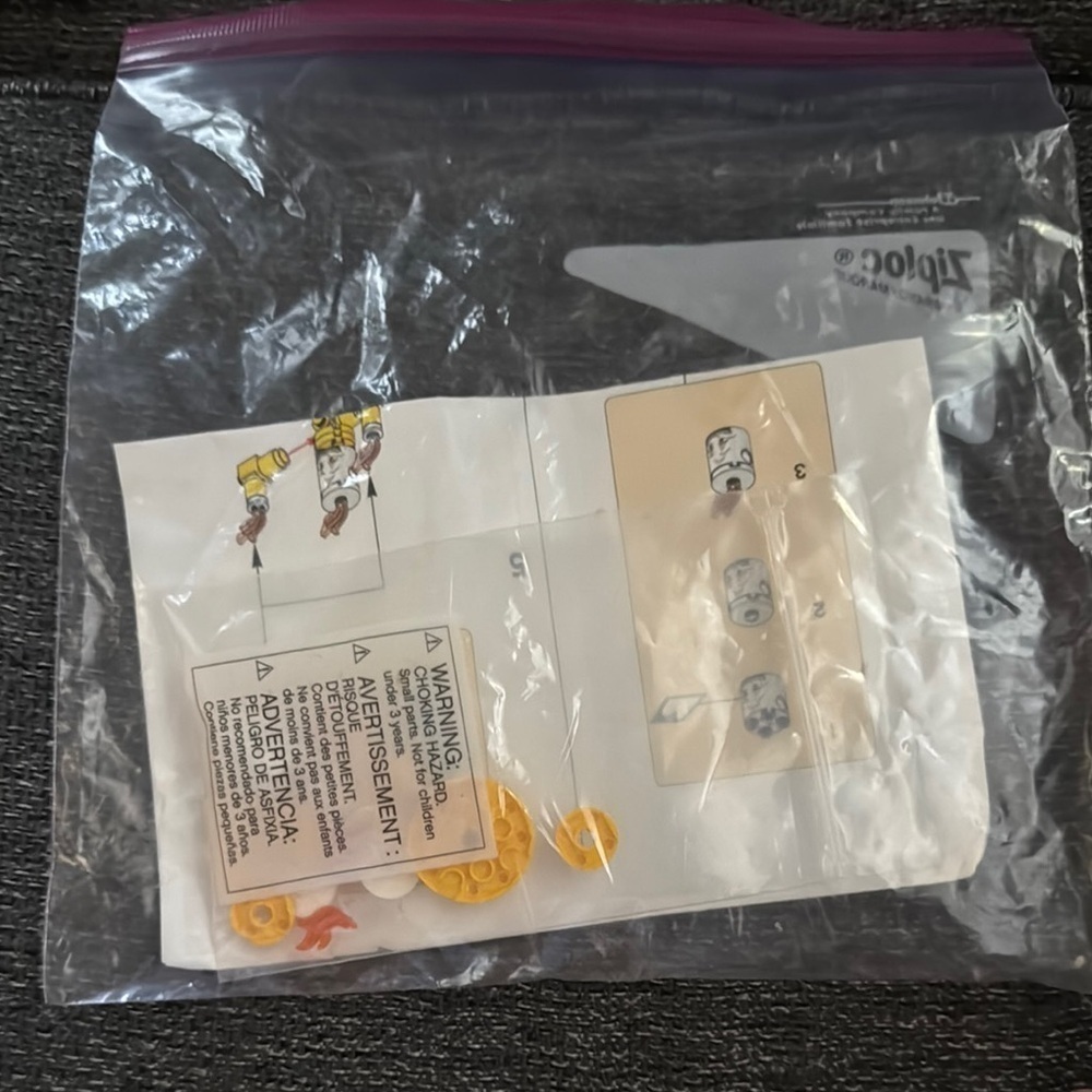2016 Toys r Us Exclusive Lumière Build - Picture 6 of 6